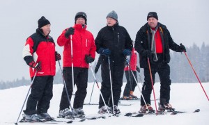 Następnego dnia po spotkaniu w Wiśle prezydenci Gašparovič i Komorowski jeździli w Oravicach na nartach| fot. http://www.facebook.com/KomorowskiBronislaw
