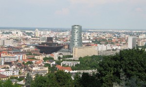 800px-Bratislava_Slovensky_rozhlas_a_národna_banka